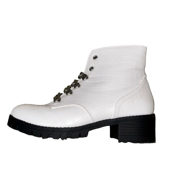 Sugar Obvi Combat Boots White/Cream Croco Size 7.5 chain top detailing side zip - Picture 2 of 9